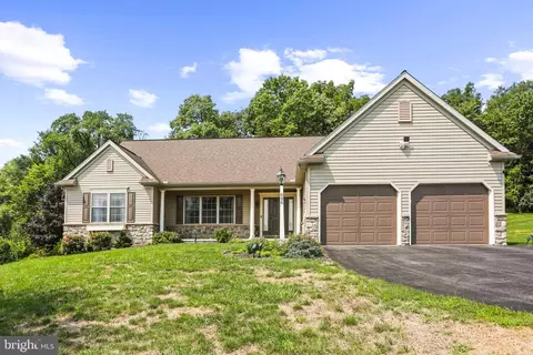 696 Rishel Dr, York, PA 17406