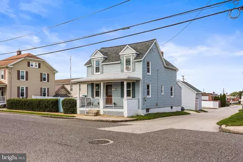 9 Allegheny Ave, Hanover, PA 17331
