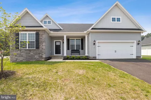 37 Friar Rd #35, York, PA 17408