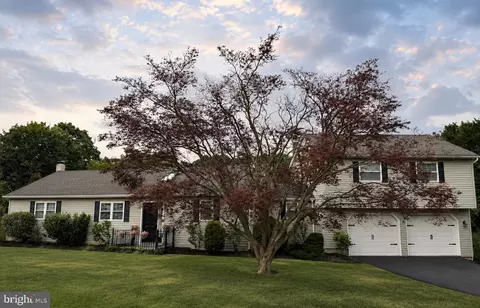 11951 Rockville Rd, Glen Rock, PA 17327