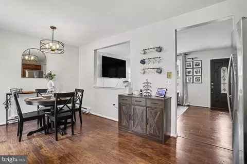 Entry Way - 310 Rita Rd, York, PA 17402 photo 3 of 4