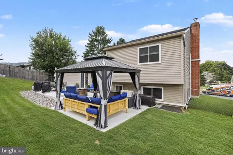 Exterior - 310 Rita Rd, York, PA 17402 photo 5 of 7