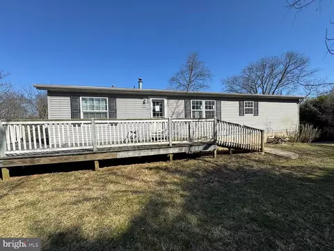 24 S School House Rd, Thomasville, PA 17364