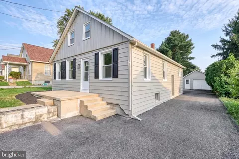 16 E Tolna Rd, Shrewsbury, PA 17361