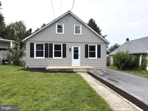 16 E Tolna Rd, Shrewsbury, PA 17361