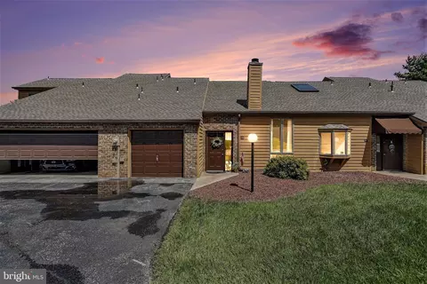 98 Westview Mnr #98, York, PA 17408