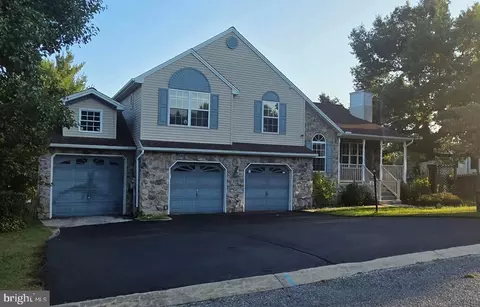 33 Brook Hollow Ave, Felton, PA 17322