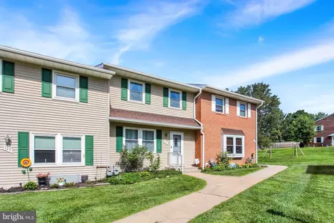 131 Fox Run Dr #131, York, PA 17403