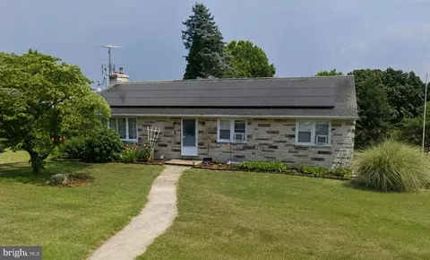 5 Monticello Ave, Spring Grove, PA 17362