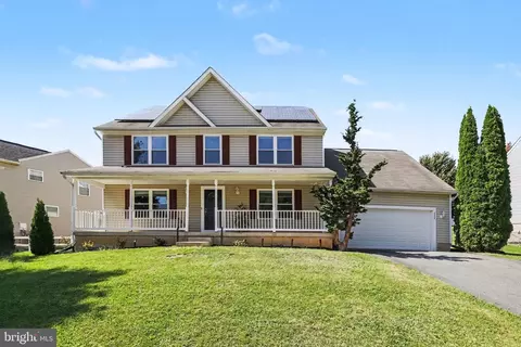 322 Majestic Cir, Dallastown, PA 17313