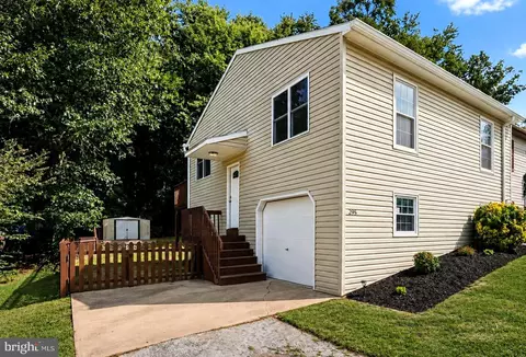 295 Juniper Dr, Etters, PA 17319