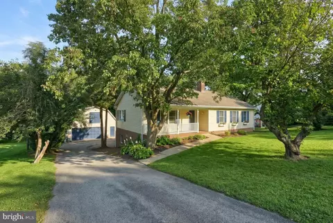 208 Troy Rd, Dallastown, PA 17313