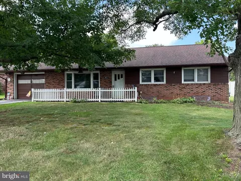 80 Cottage Dr, Manchester, PA 17345