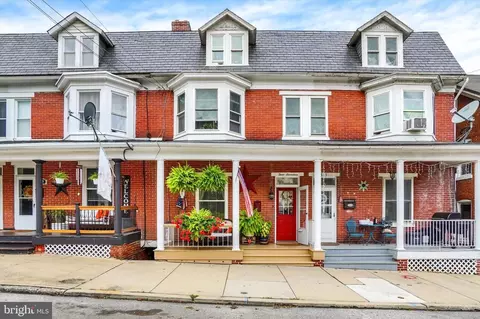 317 1st Ave, Red Lion, PA 17356