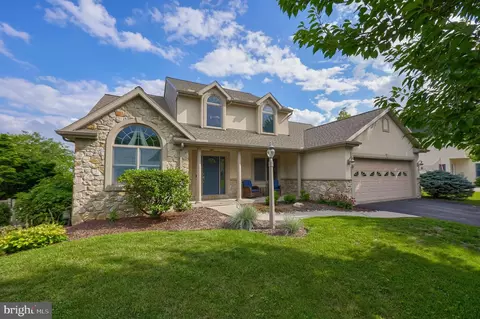 10 Ness Ct, Seven Valleys, PA 17360