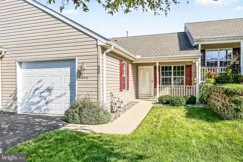 202 Equine Cv, Red Lion, PA 17356