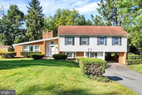 4174 Wilshire Dr, York, PA 17402
