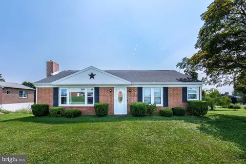 227 N Main St, Shrewsbury, PA 17361