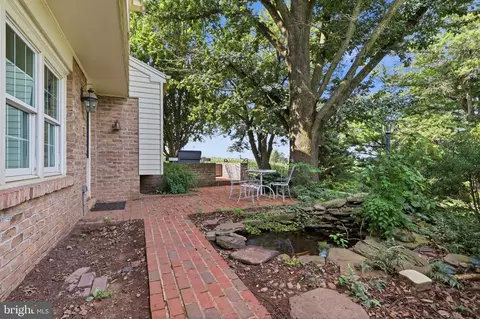 Exterior - 200 S 8th St, Mount Wolf, PA 17347 photo 6 of 12