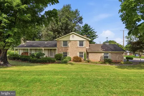 Exterior - 200 S 8th St, Mount Wolf, PA 17347 photo 2 of 12