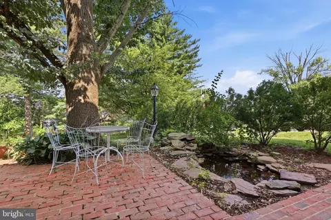 Exterior - 200 S 8th St, Mount Wolf, PA 17347 photo 7 of 12