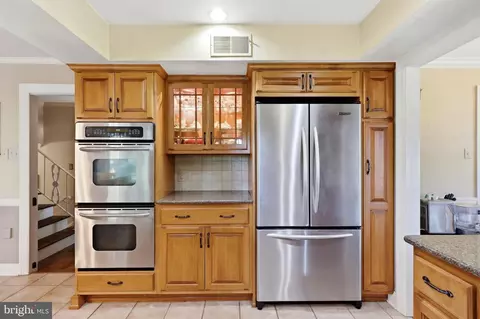 Kitchen - 200 S 8th St, Mount Wolf, PA 17347 photo 4 of 6