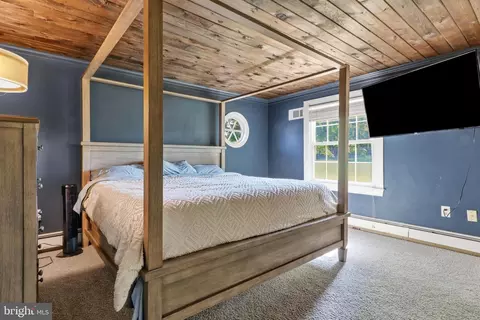 Bedroom - 200 S 8th St, Mount Wolf, PA 17347 photo 4 of 6