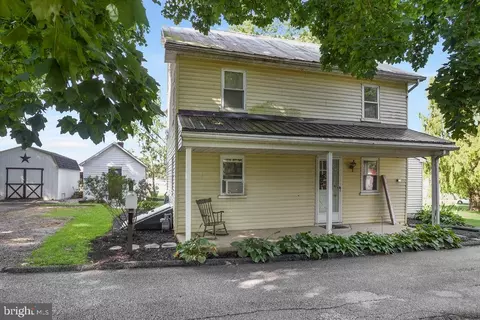 10 Park St, Seven Valleys, PA 17360