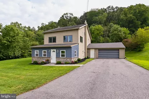 1734 Hametown Rd, Glen Rock, PA 17327