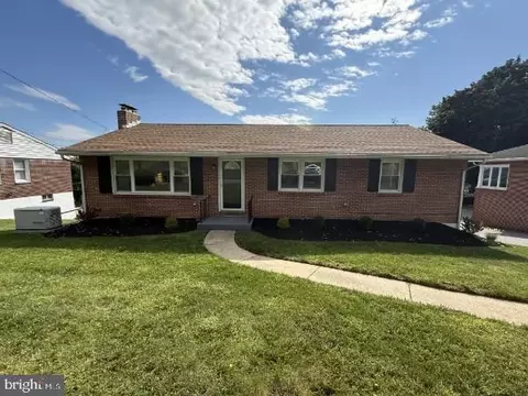 1429 Bonbar Rd, York, PA 17403