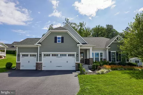 1605 River Birch Cir, York, PA 17403