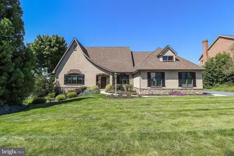 832 Heritage Hills Dr, York, PA 17402