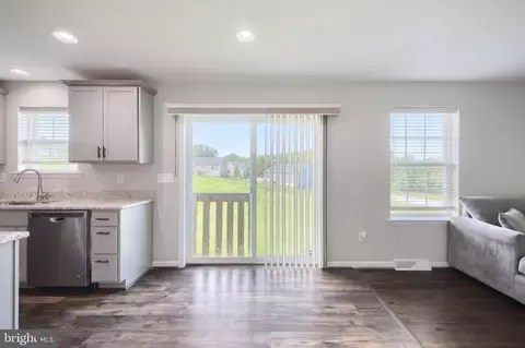 Entry Way - 35 Fox Run Rd, Hanover, PA 17331 photo 6 of 11