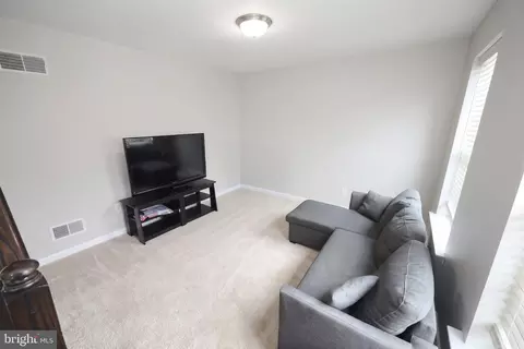 Entry Way - 35 Fox Run Rd, Hanover, PA 17331 photo 2 of 11