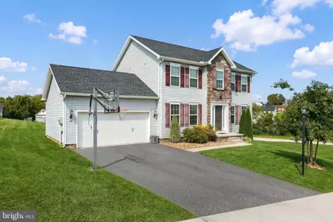 Exterior - 35 Fox Run Rd, Hanover, PA 17331 photo 4 of 4