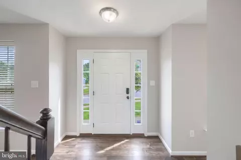 Entry Way - 35 Fox Run Rd, Hanover, PA 17331 photo 3 of 11