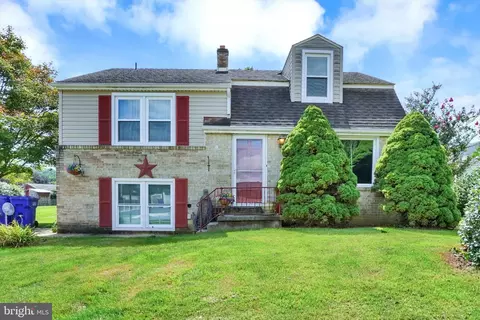 3310 Edenbridge Rd, York, PA 17402
