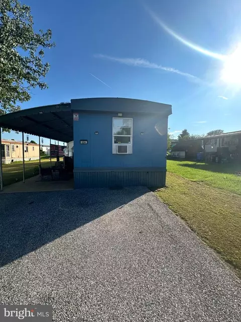 324 Waldorf Dr, York, PA 17404