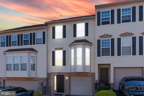 2710 Equestrian Dr, York, PA 17402