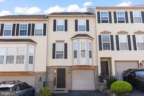 2710 Equestrian Dr, York, PA 17402