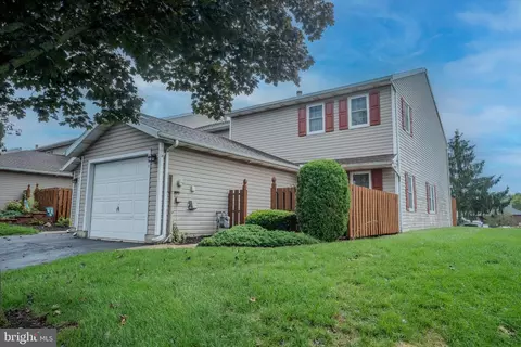 401 Bentwood Ln, York, PA 17408