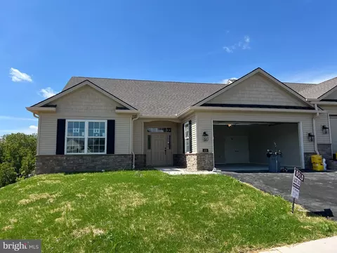 416 Ledge Rock Dr #20, York, PA 17402