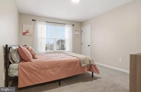 Bedroom - 215 Azalea Dr, Windsor, PA 17366 photo 3 of 7