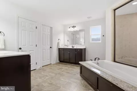 Entry Way - 215 Azalea Dr, Windsor, PA 17366 photo 1 of 12