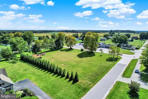 11 S Southwood Rd, New Freedom, PA 17349