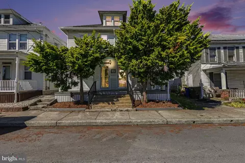 37 S Baltimore St, Franklintown, PA 17323