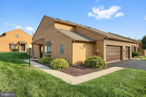 77 Westview Mnr #77, York, PA 17408