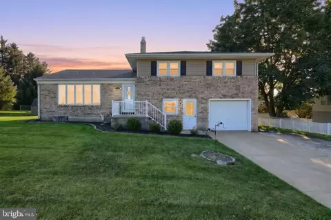 718 Stoverstown Rd, York, PA 17408