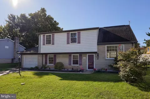 906 Northbriar Dr, York, PA 17404