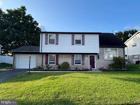 906 Northbriar Dr, York, PA 17404